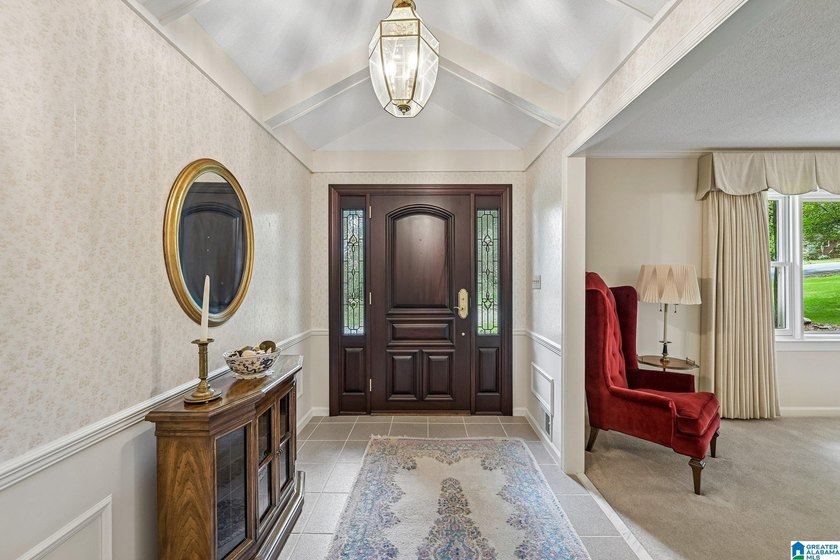 Welcome to this beautifully maintained full-brick 5-bedroom - photo 3