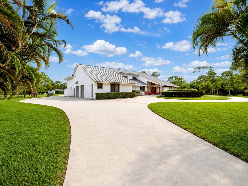 Discover a rare opportunity in Tailwinds Airpark at Ranch Colony - photo 3