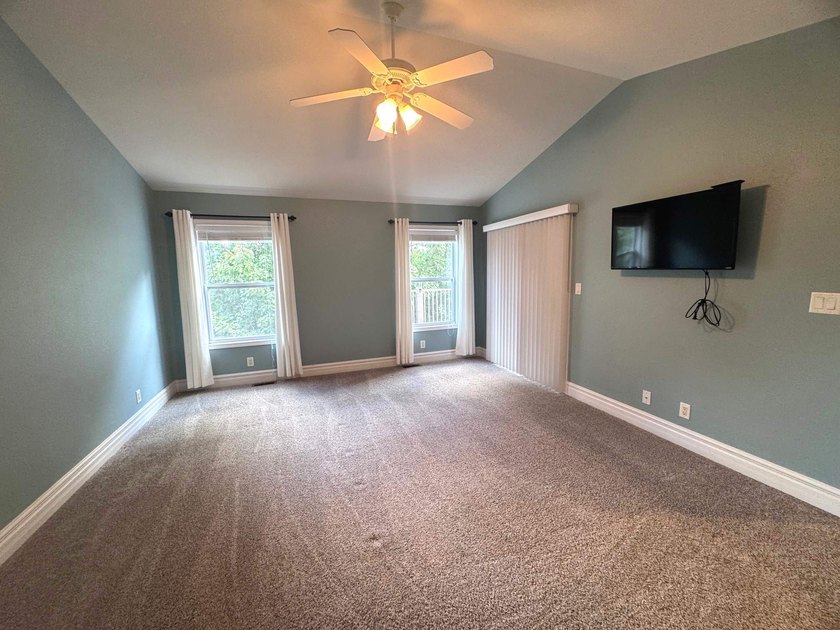 PRIME LOCATION IMPECCABLE CONDITION LAKE LIFE PERFECTION.Nestled - photo 12