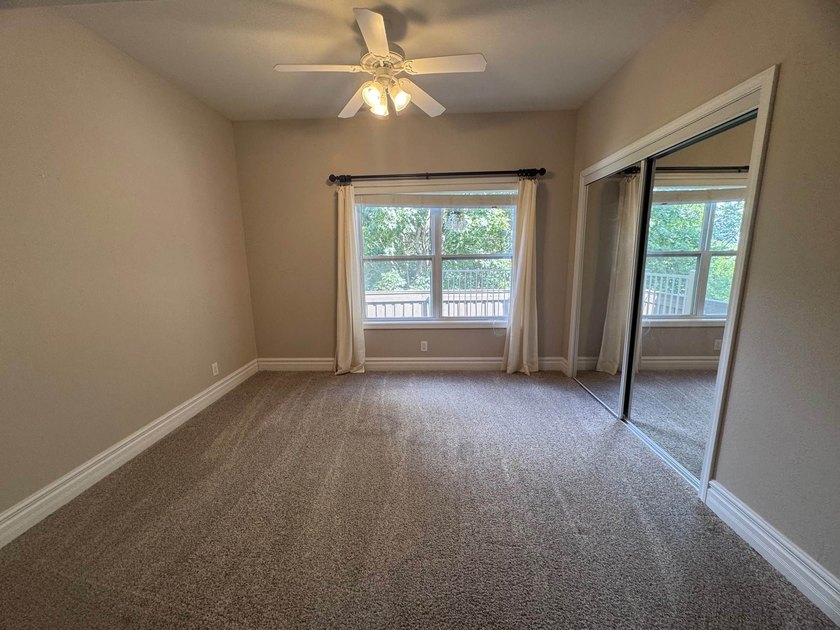 PRIME LOCATION IMPECCABLE CONDITION LAKE LIFE PERFECTION.Nestled - photo 24