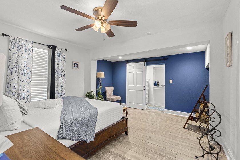 Fully renovated WPB pool home - gutted to the studs in 2017 - photo 15