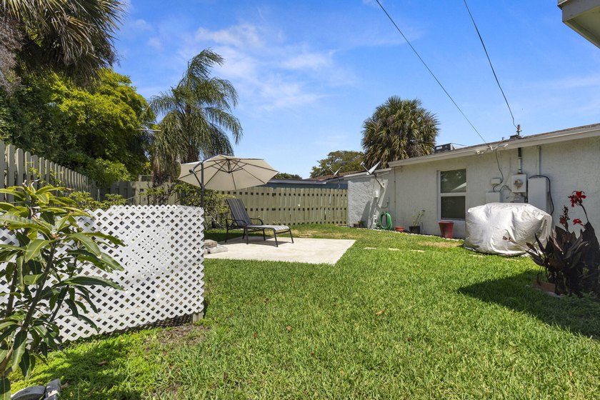 Fully renovated WPB pool home - gutted to the studs in 2017 - photo 32
