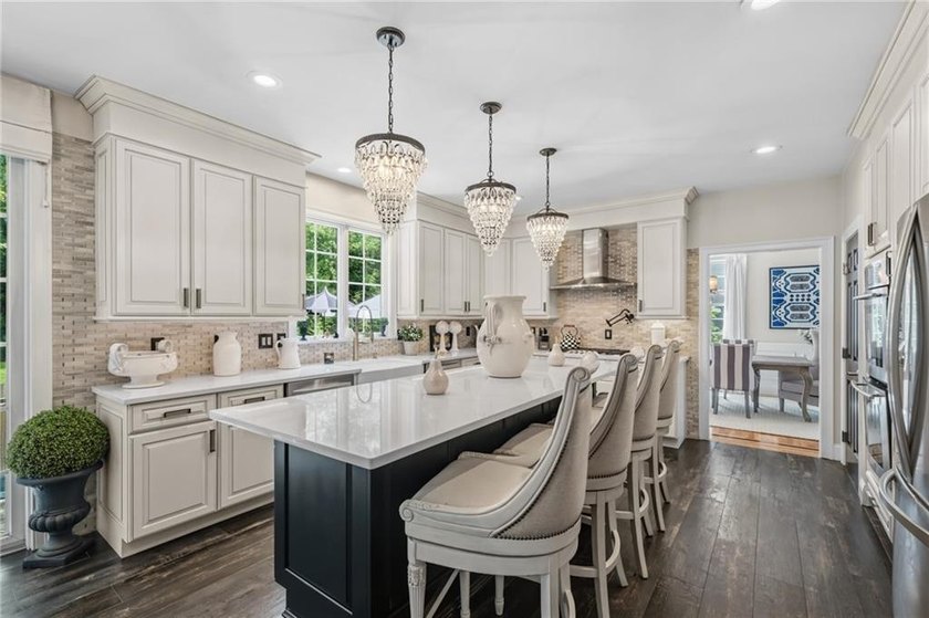 Welcome to Slocum Woods. This exceptional residence offers 4 - photo 14