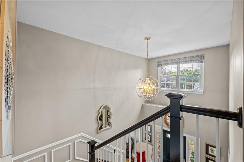 Welcome to Slocum Woods. This exceptional residence offers 4 - photo 22