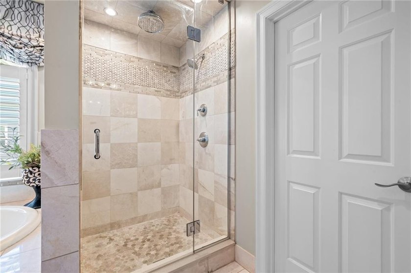 Welcome to Slocum Woods. This exceptional residence offers 4 - photo 29