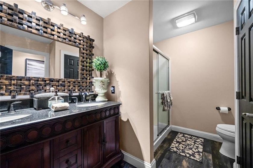 Welcome to Slocum Woods. This exceptional residence offers 4 - photo 30