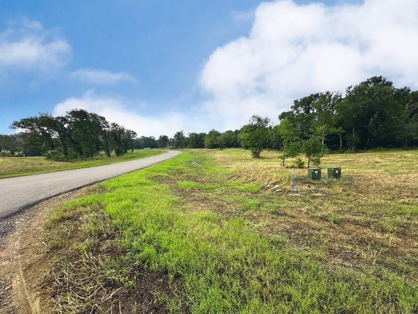 Off Water Corner Lot w/Boat Slip! Lake Views! - photo 20