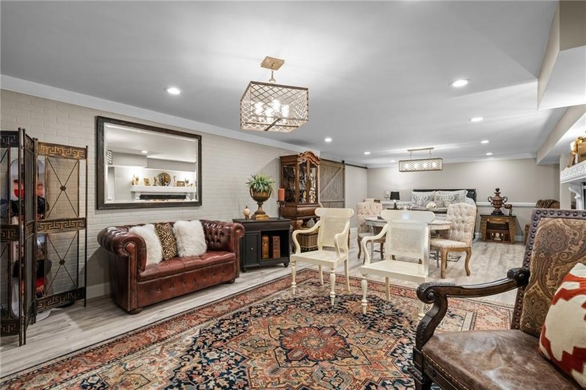 Welcome to Slocum Woods. This exceptional residence offers 4 - photo 40