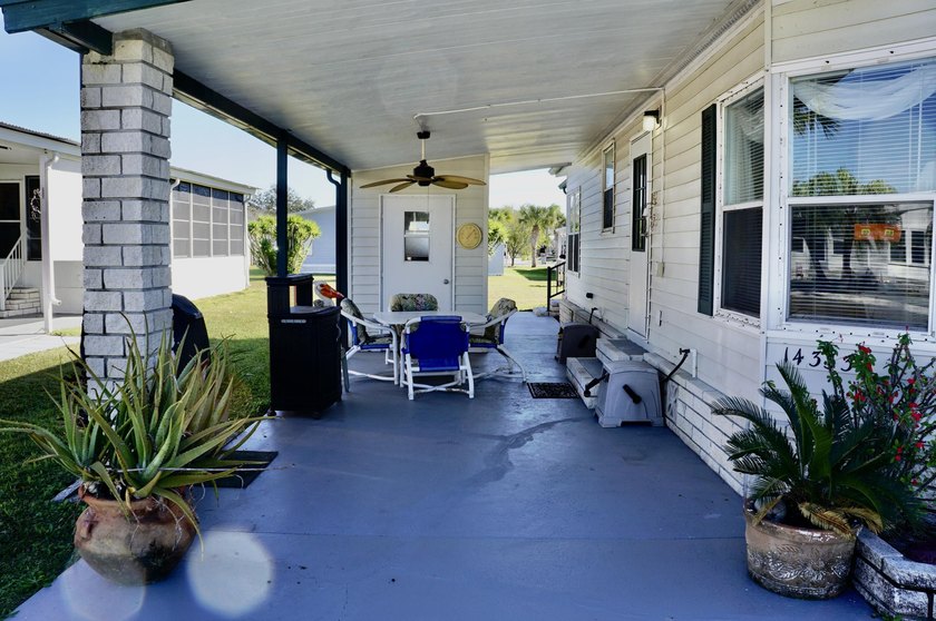 FREE GOLF! Located on a cul-de-sac this beautifully maintained - photo 4
