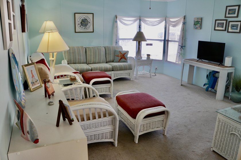 FREE GOLF! Located on a cul-de-sac this beautifully maintained - photo 6