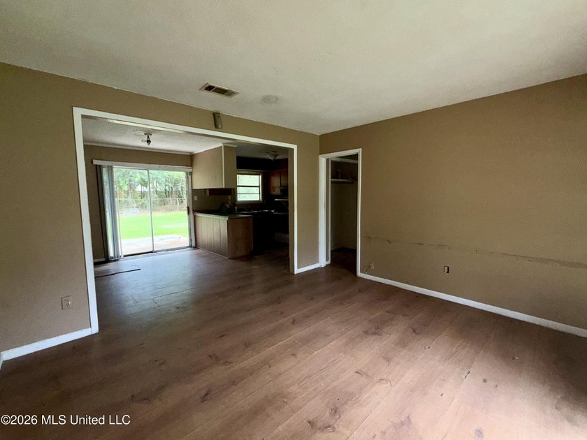 Bring your vision and make this classic brick ranch your own! - photo 5