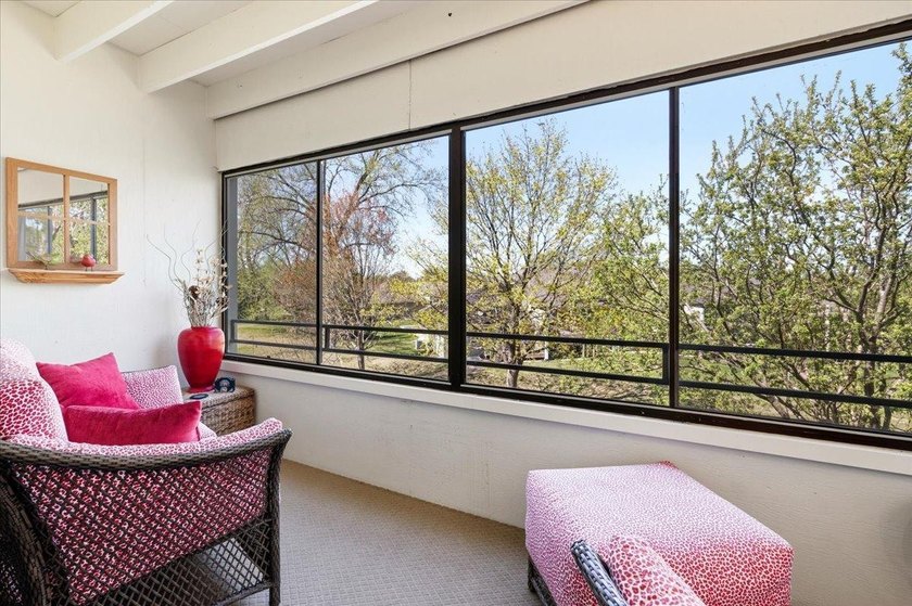 Welcome to easy, low-maintenance living in the highly - photo 5