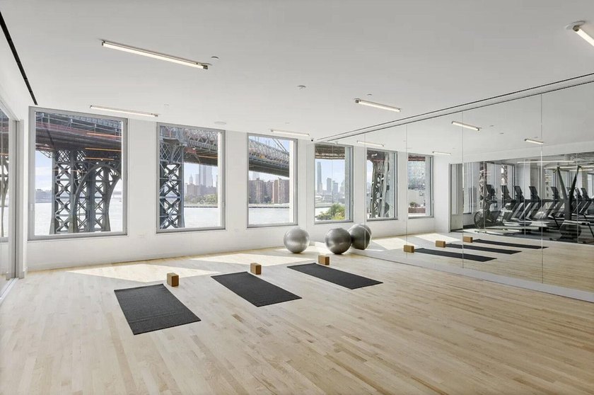 PANORAMIC WATERFRONT LIVING ABOVE THE WILLIAMSBURG SKYLINE - photo 19