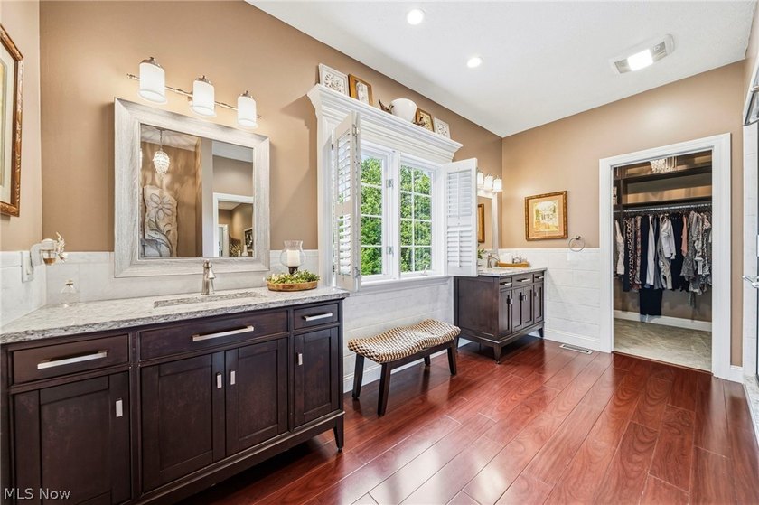 This remarkable estate offers the perfect blend of luxury - photo 19