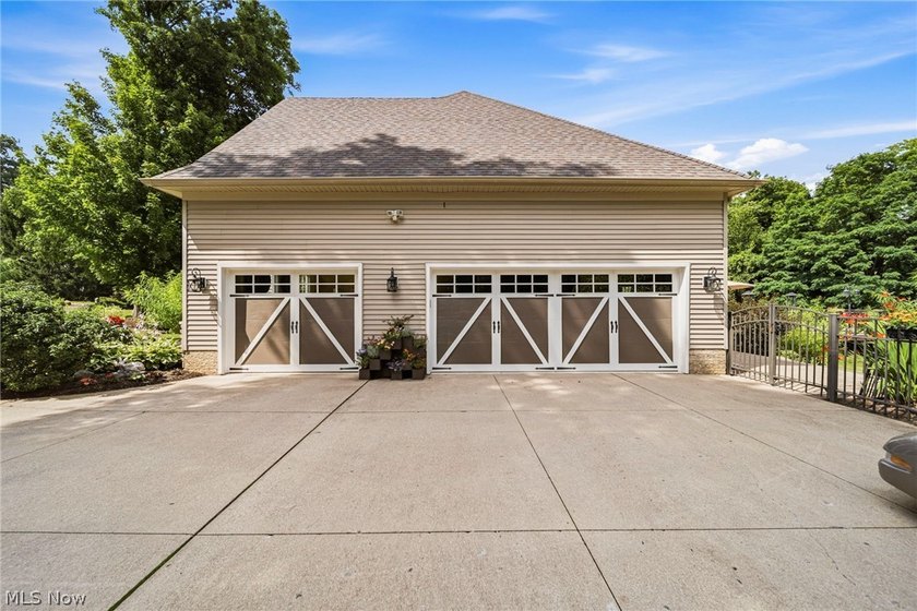 This remarkable estate offers the perfect blend of luxury - photo 46