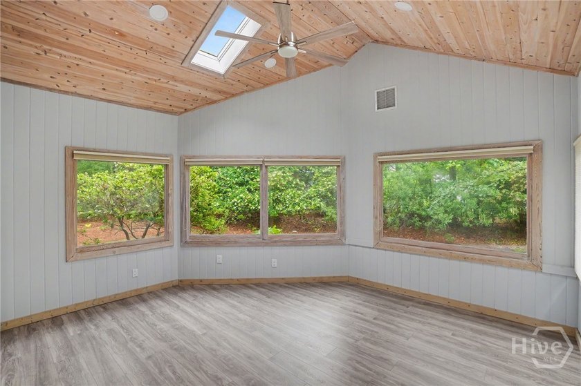 Location, location, location: single story living convenient to - photo 8