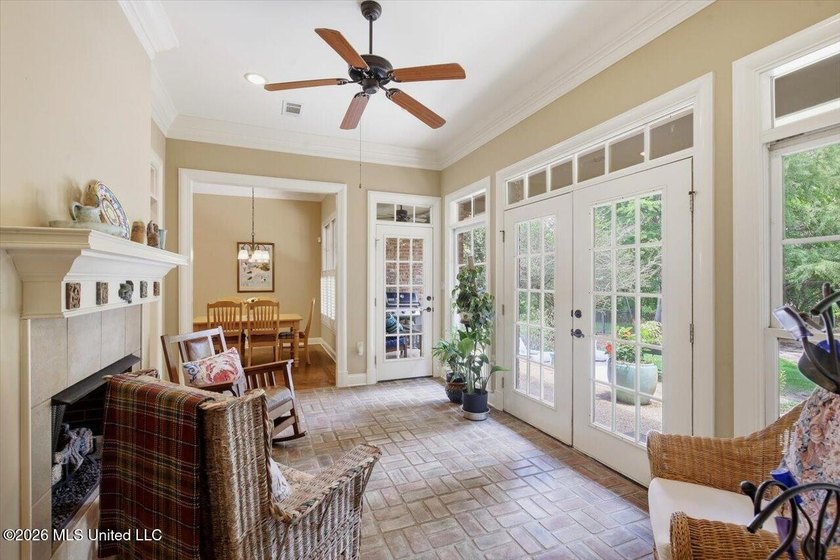 Located directly on the water in Lake Caroline, this beautifully - photo 6