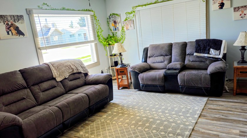 Immaculate 4 bedroom, 3 bathroom home located in the heart of - photo 6