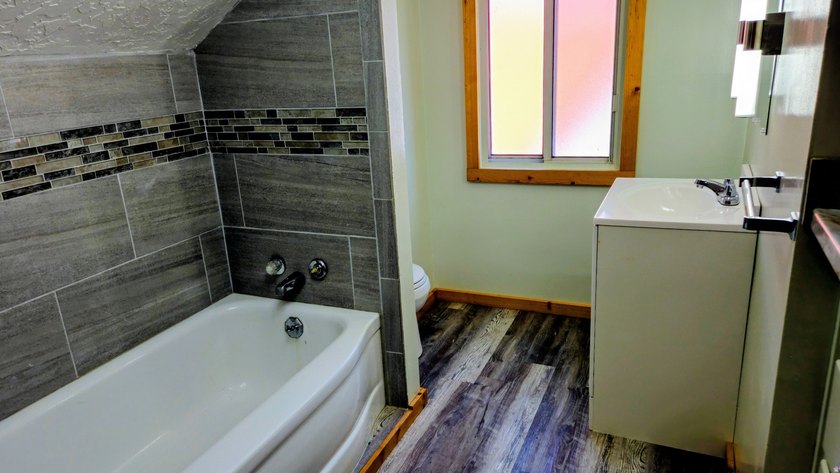 Immaculate 4 bedroom, 3 bathroom home located in the heart of - photo 10
