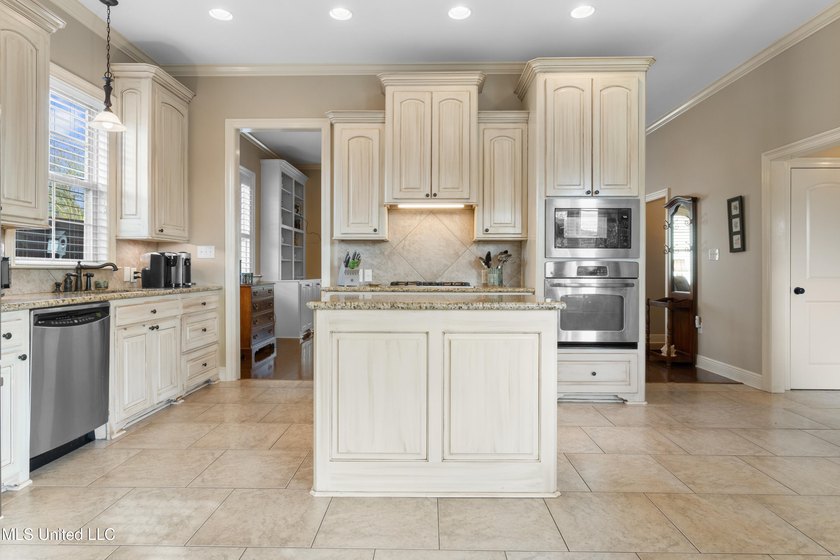 This immaculately maintained 3-bedroom, 2.5-bath home is nestled - photo 13