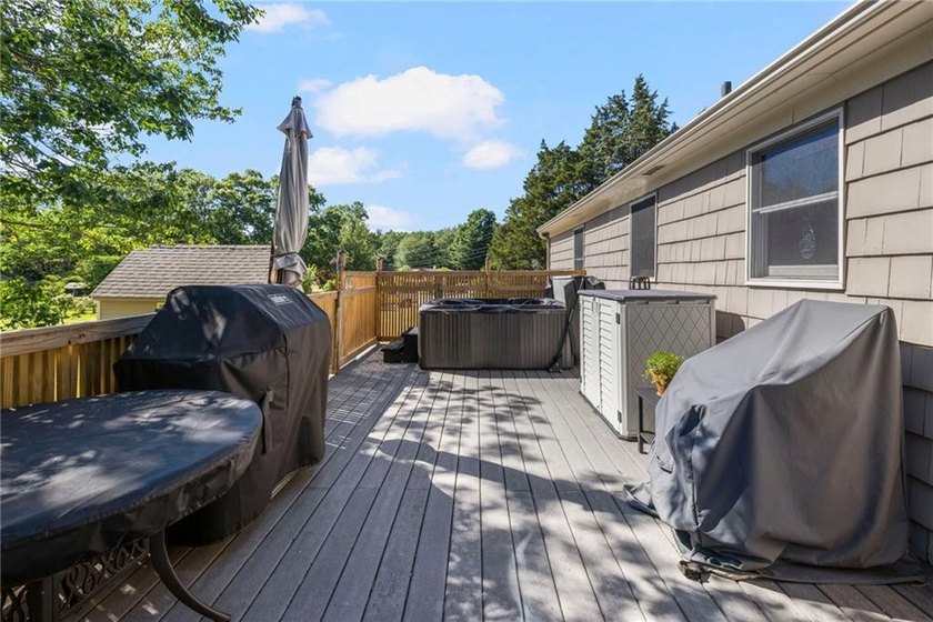 Well maintained raised ranch in the heart of North Kingstown - photo 30
