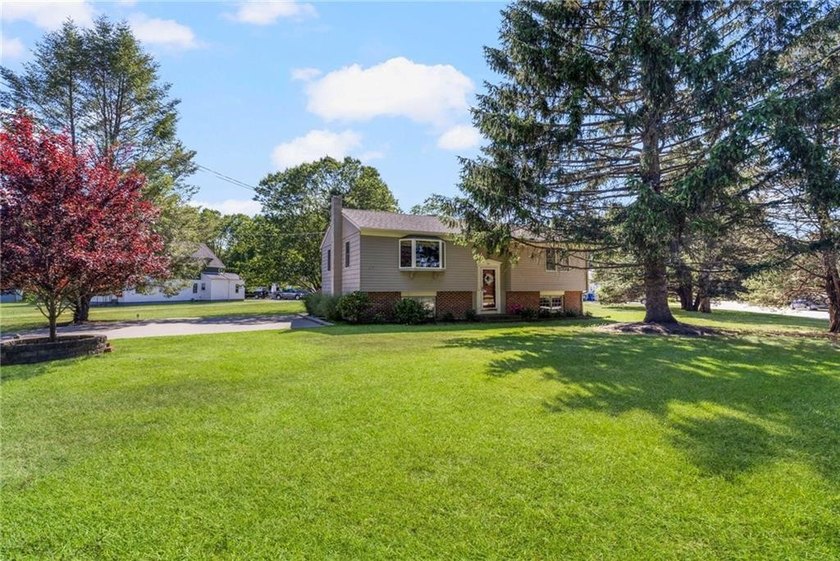 Well maintained raised ranch in the heart of North Kingstown - photo 35