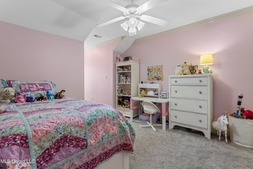 This immaculately maintained 3-bedroom, 2.5-bath home is nestled - photo 36