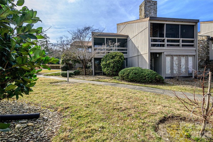 Great Location for this upper-floor end unit. Across the street - photo 38