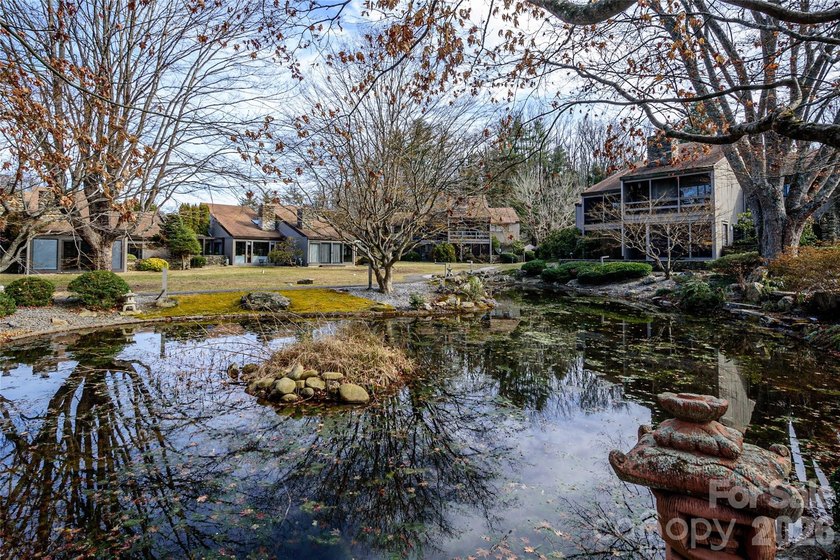 Great Location for this upper-floor end unit. Across the street - photo 40