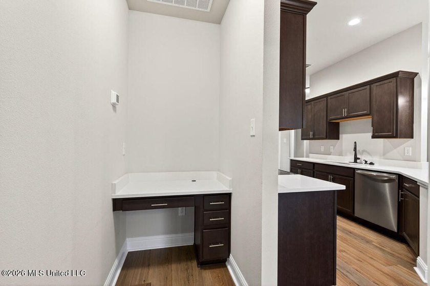 Welcome home to this beautiful 3 Bedroom, 2 Bath that delivers - photo 15