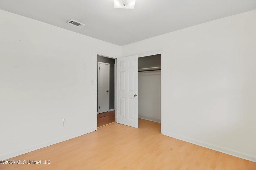 Welcome home! This updated 3-bedroom, 2-bathroom sits in a quiet - photo 16
