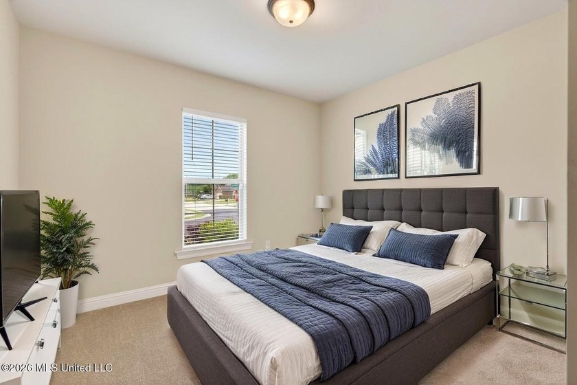 Welcome home to this beautiful 3 Bedroom, 2 Bath that delivers - photo 21