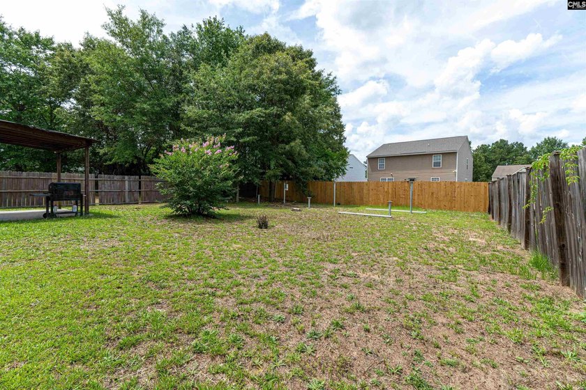 Welcome to 909 Murchison Drive! This spacious 3-bedroom, 2 - photo 25