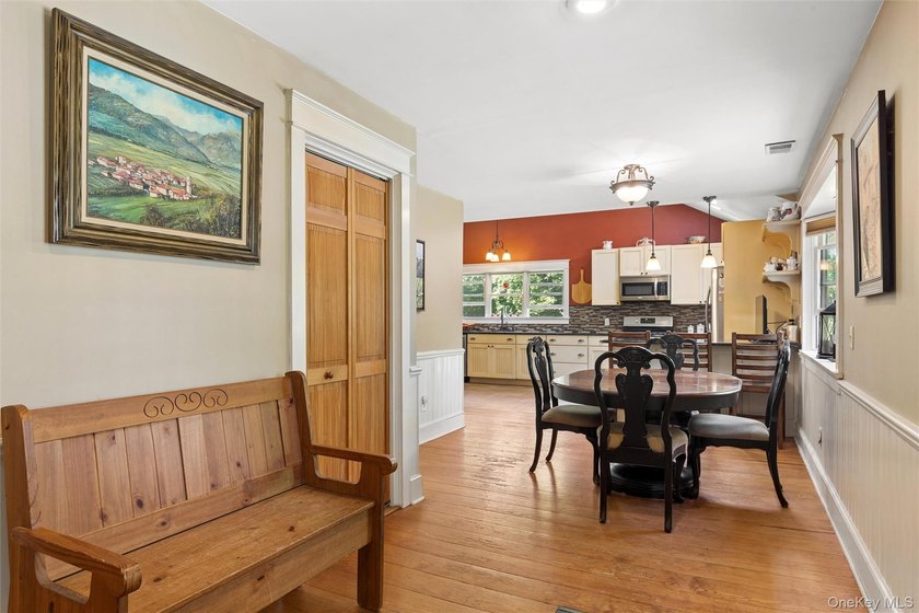 Nestled on a landscaped corner property in the heart of - photo 4