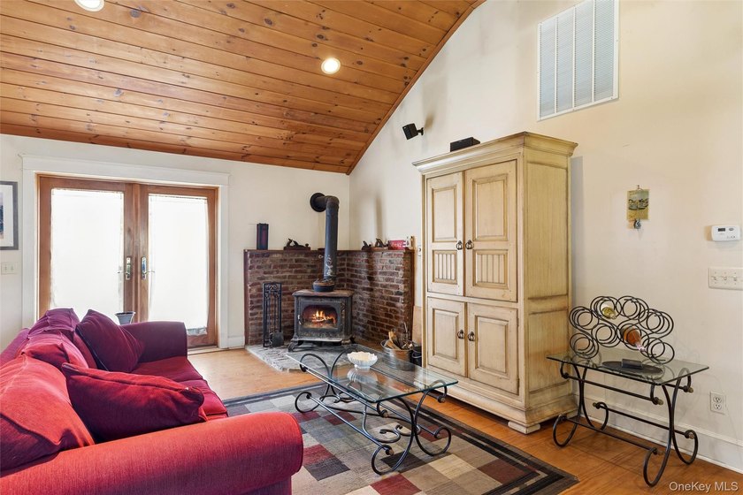 Nestled on a landscaped corner property in the heart of - photo 7