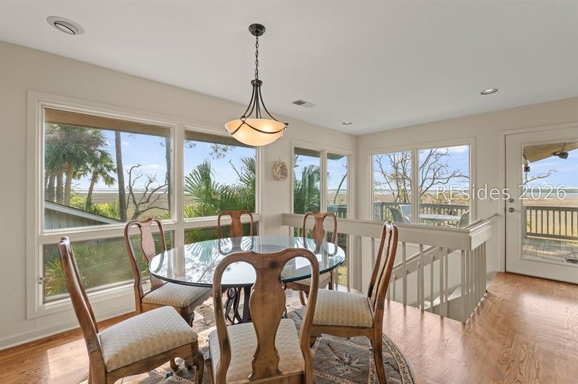 A Rare Point Comfort Peninsula Property. Tucked away on one of - photo 14