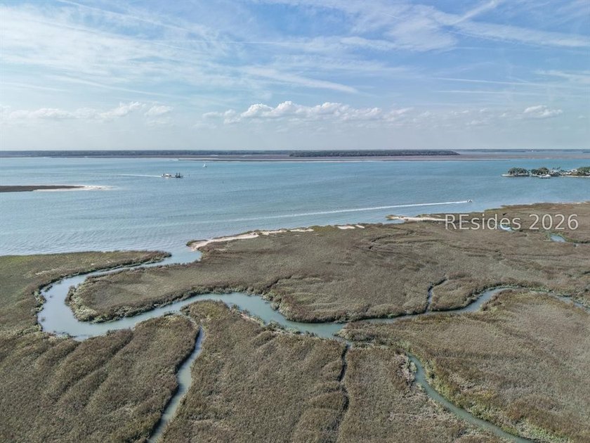 A Rare Point Comfort Peninsula Property. Tucked away on one of - photo 36