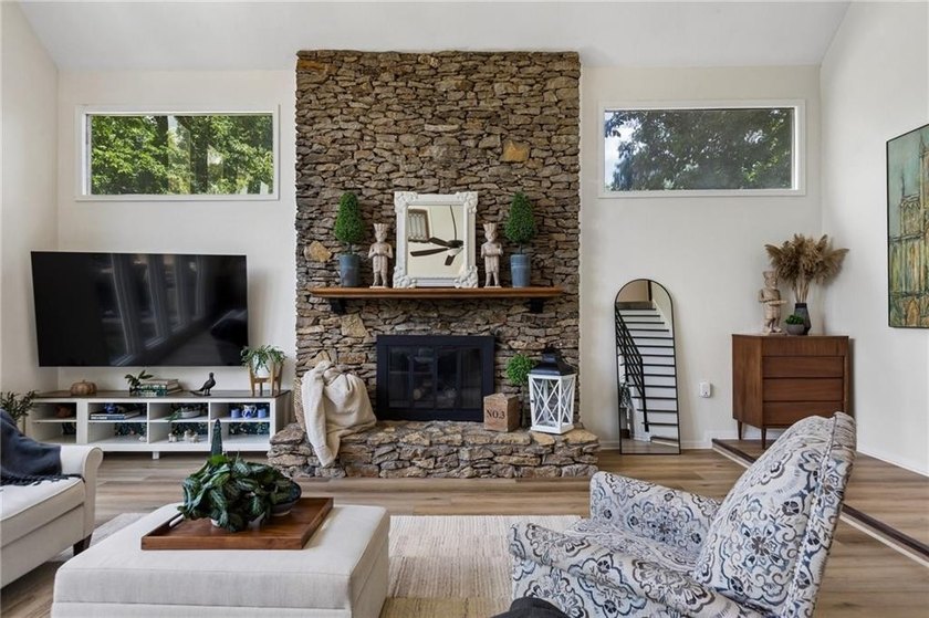 Beautiful 1.5 story home with rare attached 2 car garage in this - photo 11