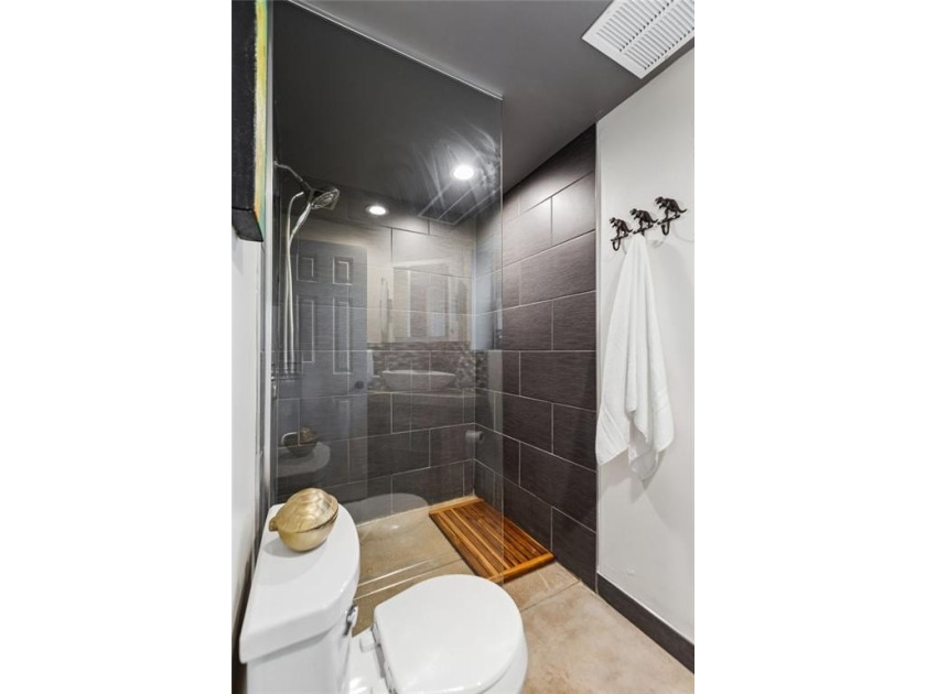 Beautiful 1.5 story home with rare attached 2 car garage in this - photo 25