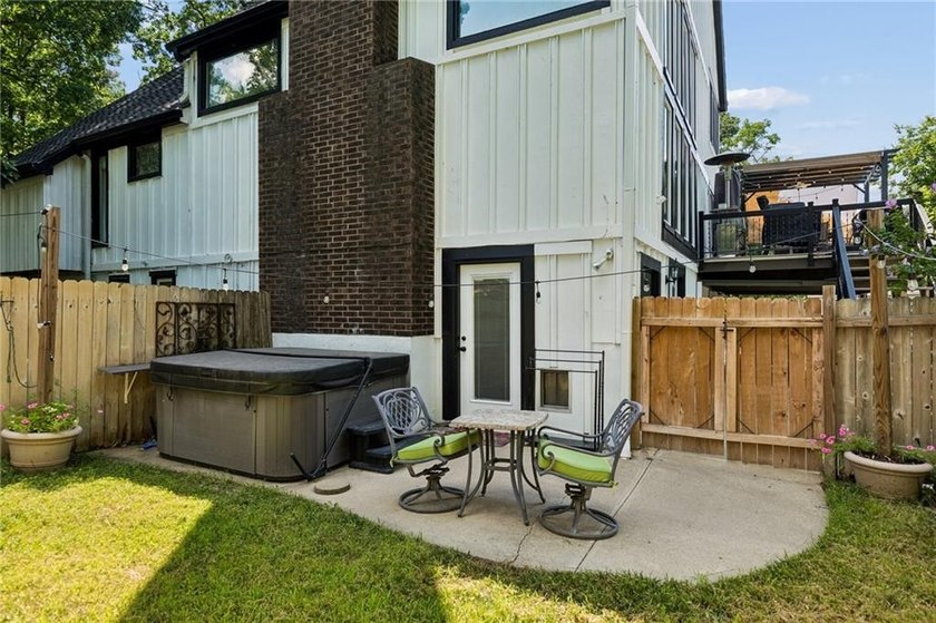 Beautiful 1.5 story home with rare attached 2 car garage in this - photo 33