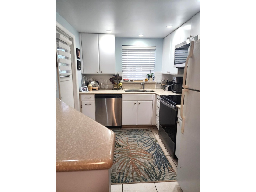 *Price Reduced*Great Location! Live in paradise only 1 mile from - photo 4