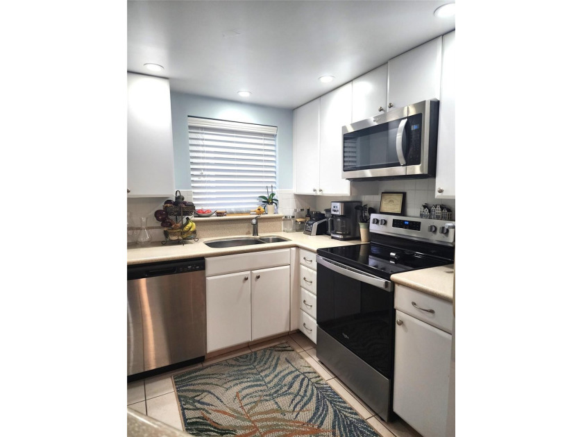 *Price Reduced*Great Location! Live in paradise only 1 mile from - photo 5