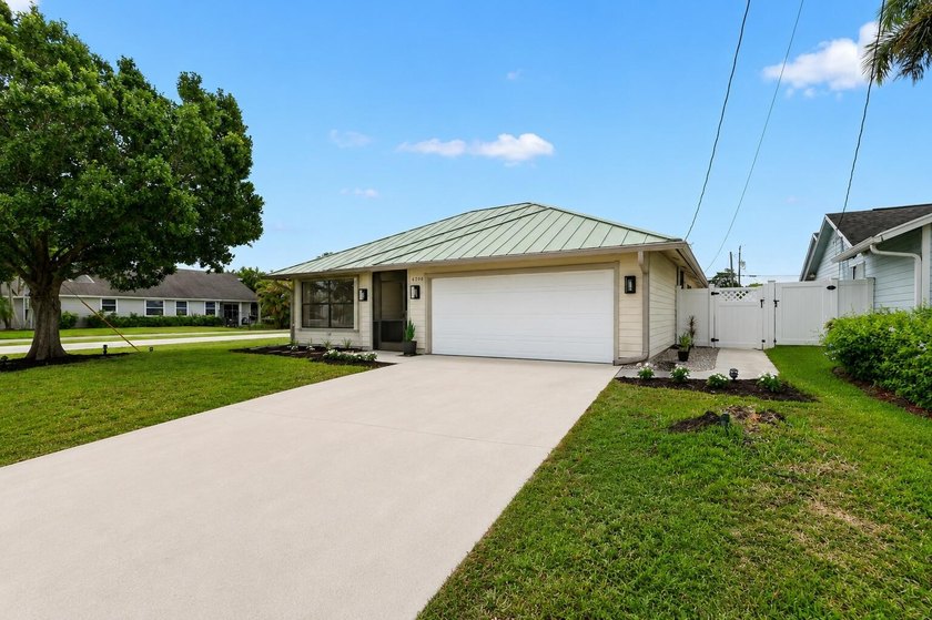 Move right into this beautifully updated 3-bedroom, 2-bath - photo 53