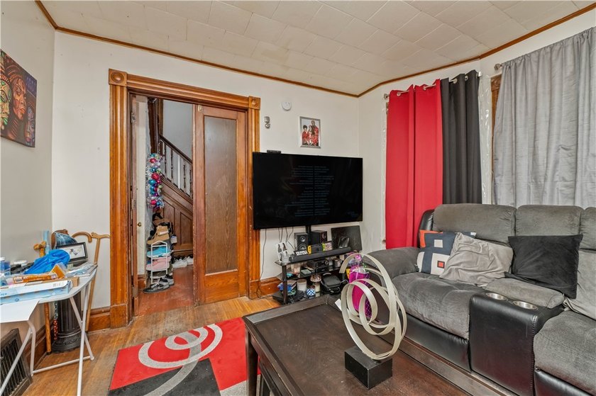 Welcome to this spacious colonial located in the Edgerton - photo 6