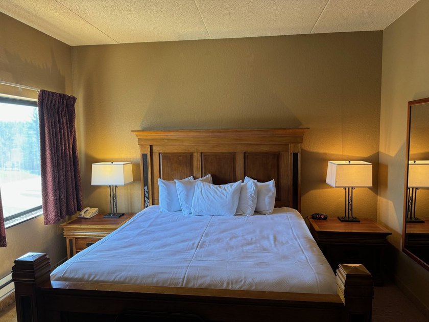 Located on the fifth floor, this spacious three bedroom condo - photo 12
