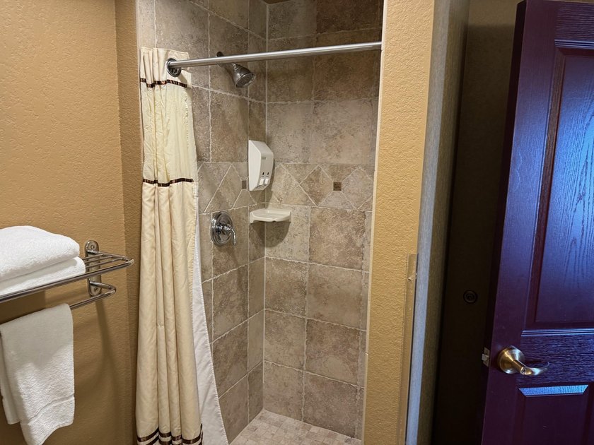 Located on the fifth floor, this spacious three bedroom condo - photo 15