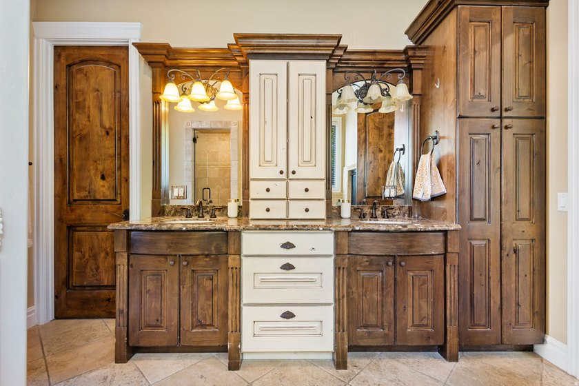 Wake up to sweeping lake and mountain views in this exceptional - photo 16