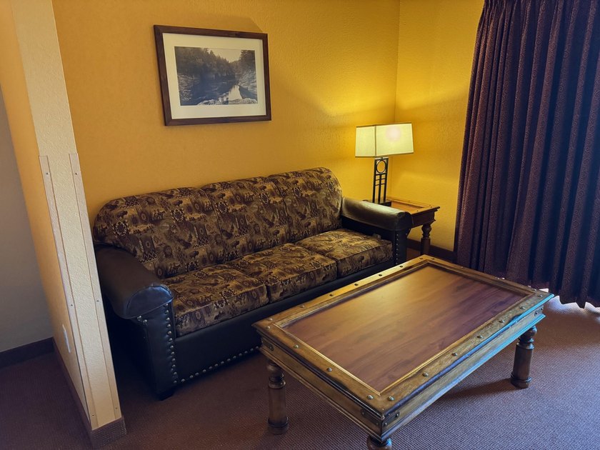 Located on the fifth floor, this spacious three bedroom condo - photo 25