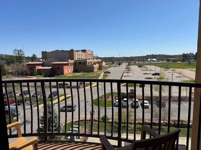 Located on the fifth floor, this spacious three bedroom condo - photo 27