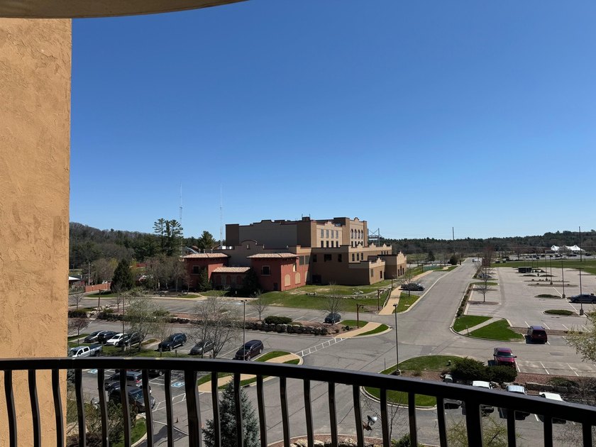 Located on the fifth floor, this spacious three bedroom condo - photo 29